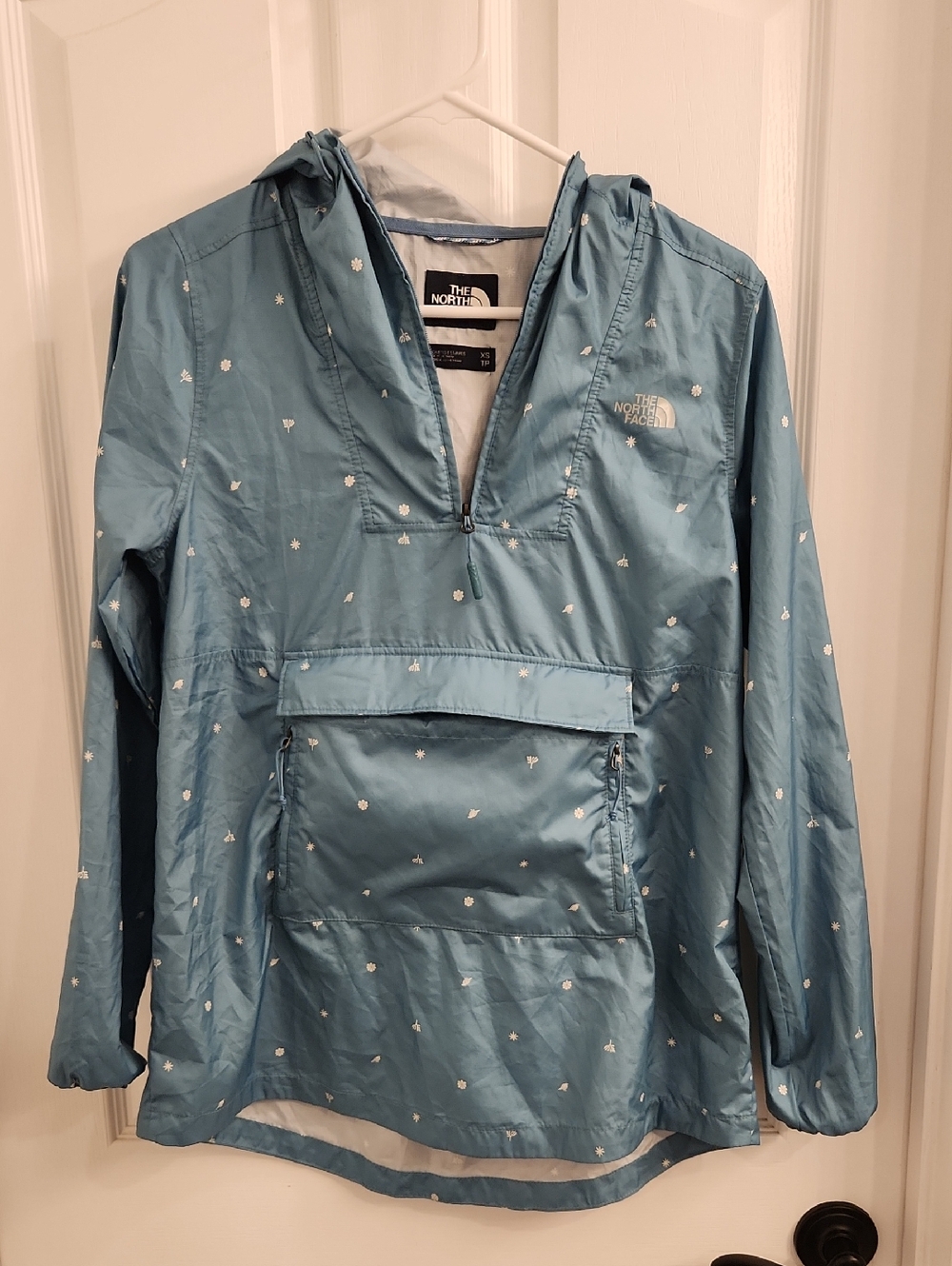 The North Face Women's Light Blue Pullover Anorak with White Print
